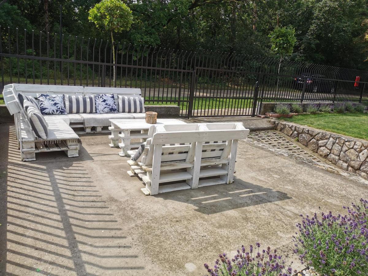 Family Garden Apartmanhaz Siofok Bagian luar foto
